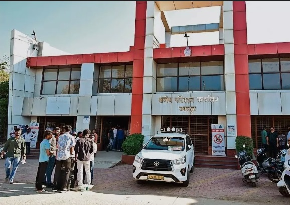 जबलपुर में परिवहन विभाग पर भ्रष्टाचार के आरोप कार्रवाई में देरी से उठे सवाल, सीएम से जवाब की मांग तेज