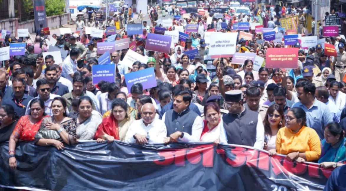 महिला आरक्षण बिल पर भोपाल में सियासी उबाल, सड़कों पर उतरे मुख्यमंत्री सहित मंत्री और सांसद , विपक्ष पर जोरदार हमला