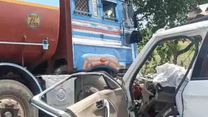 एमपी के बड़वानी में दर्दनाक हादसा: बारातियों से भरे वाहन को टैंकर ने मारी टक्कर, 5 की मौत, 3 गंभीर घायल