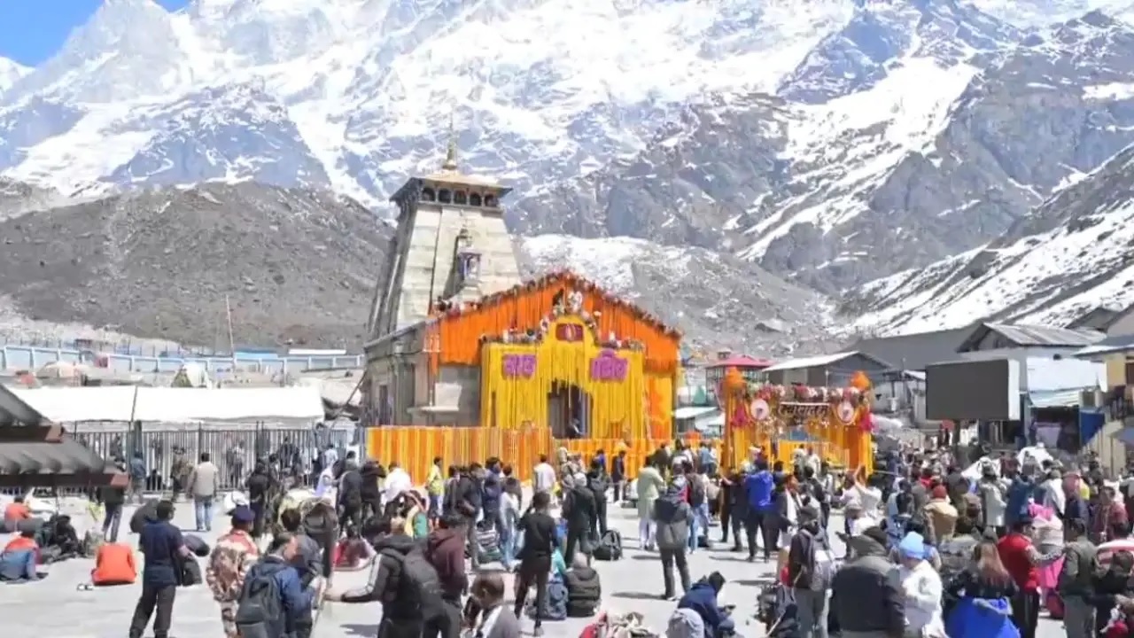 केदारनाथ धाम के कपाट खुले, महादेव के जयकारों से गूंजी घाटी, भक्तों में उत्साह, जानें यात्रा नियमों की डिटेल्स