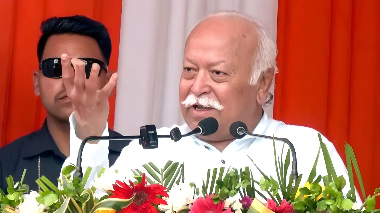 आरएसएस चीफ मोहन भागवत ने हिंदुओं से की अपील, चार बच्चे पैदा करें, एक को संघ को सौंप दें