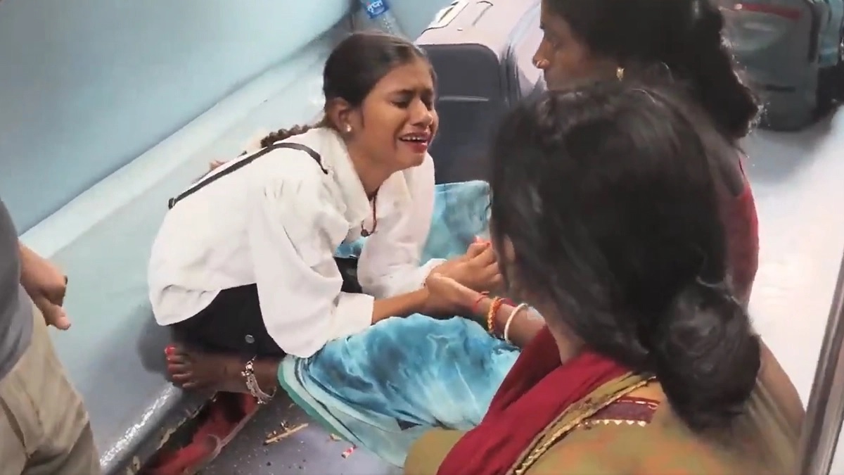 दर्दनाक हादसा, चलती ट्रेन से गिरा बच्चा; यात्रियों का आरोप-चेन खींचने के बावजूद भी नहीं रुकी ट्रेन