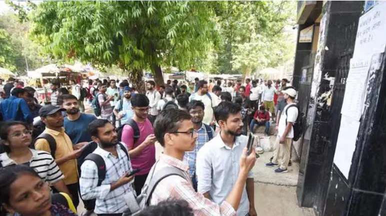 छत्तीसगढ़ बोर्ड रिजल्ट 2026 घोषित: 12वीं में जिग्नेश और 10वीं में संध्या नायक ने किया प्रदेश में टॉप