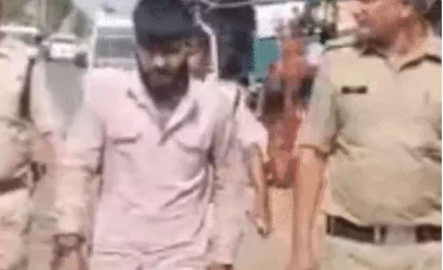 जबलपुर के बरेला में पुलिस ने निकाला गोलीकांड के आरोपी का जुलूस, लगुन कार्यक्रम में की थी फायरिंग