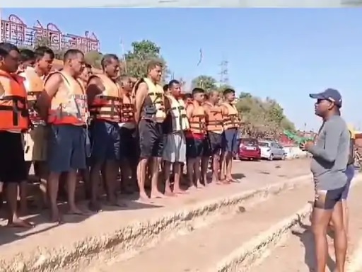जबलपुर : नर्मदा तट गौरीघाट में होमगार्ड की आपदा प्रबंधन की ट्रेनिंग, 51 जवानों ने मानसून से पहले सीखे रेस्क्यू के तरीके