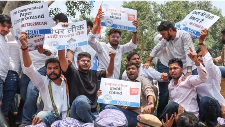 व्हाट्सऐप पर वायरल हस्तलिखित गेस पेपर ने खोली नीट घोटाले की परतें, देशभर में फैला पेपर लीक का जाल