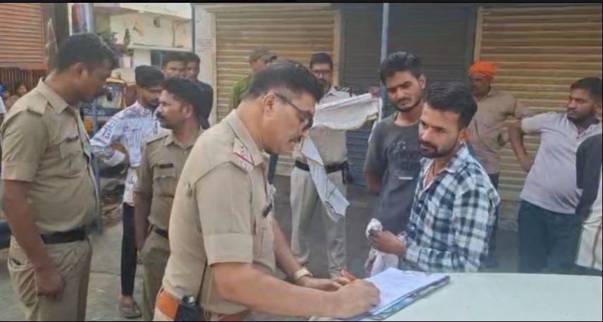 जबलपुर युवक की दिन-दहाड़े हत्या, सरेराह चाकुओं से किया हमला