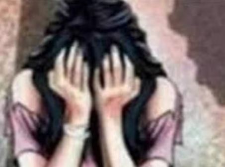 जगन्नाथपुरी से गांजा की खेप लेकर जबलपुर पहुंची नाबालिगा गिरफ्तार, महिला तस्करों का गिरोह लेकर आया था