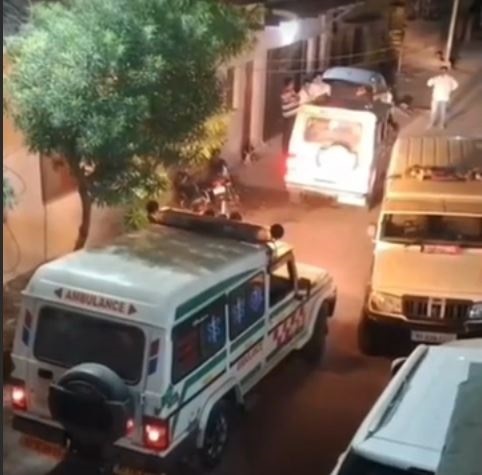 शिक्षिका की हत्या कर फांसी पर झूला युवक, एक ही कमरे में मिली दोनों की लाश