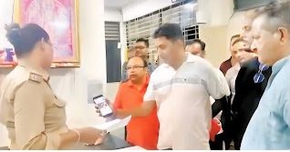 जबलपुर के कालीबाड़ी मंदिर में महिला ने डेरा डाला, प्रबंधन समिति पहुंची पुलिस के पास
