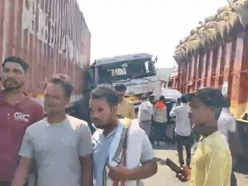 जबलपुर : बरेला की नागा घाटी पर सड़क हादसा, पांच वाहन आपस में भिड़े, कई हुए घायल
