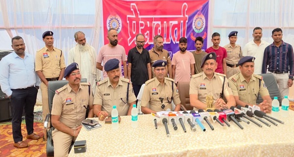 अंतर्राज्यीय साइबर ठग गिरोह का भंडाफोड़: दिल्ली-यूपी से 7 शातिर गिरफ्तार, ₹30 लाख की ठगी का तरीका देख पुलिस भी दंग