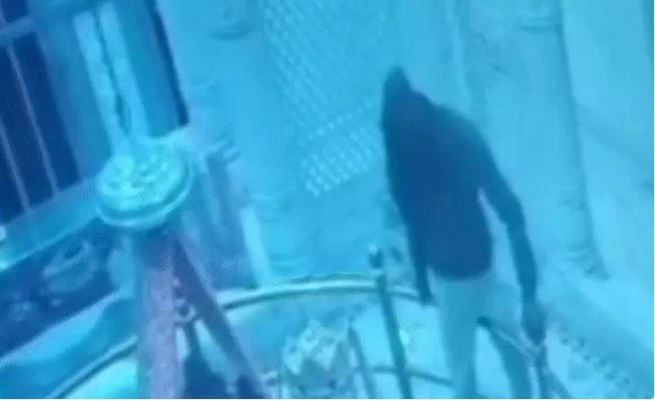 जबलपुर केे प्रज्ञाधाम मंदिर में चोरी से भड़का आक्रोश, भगवान का कलश चोरी कर भागा बदमाश