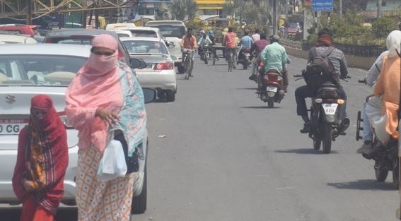 जबलपुर में तापमान 44 डिग्री के पार, खजुराहों में 46.8, अगले तीन दिन रहेगी भीषण गर्मी