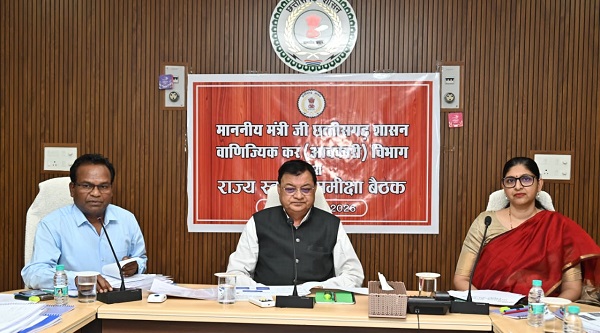 मदिरा के अवैध परिवहन एवं बिक्री पर रोक लगाए: आबकारी मंत्री श्री देवांगन