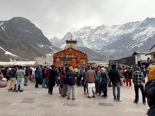 चारधाम यात्रा में 105 श्रद्धालुओं की मौत, गर्मी बढऩे से 14 दिन में ही 65 की जान गई, केदारनाथ में सबसे ज्यादा 50 मौतें