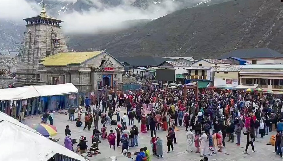 खराब मौसम के चलते रोकी गई केदारनाथ यात्रा, भारी बारिश और तूफान के अलर्ट के बाद प्रशासन सतर्क