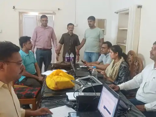 रीवा लोकायुक्त टीम ने सहायक लेखापाल को ब्यौहारी से 75 हजार रिश्वत लेते किया गिरफ्तार