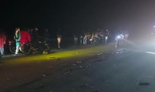 जबलपुर में ई-रिक्शा को कार ने मारी टक्कर, पूरा इलाज कराने की बात सुनते ही भाग निकला