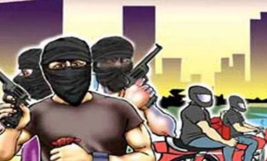 जबलपुर में नही थम रही लूट की वारदातें, युवक को एक चाकू अड़ाकर लूटा, महिला के गले से मंगलसूत्र छीना