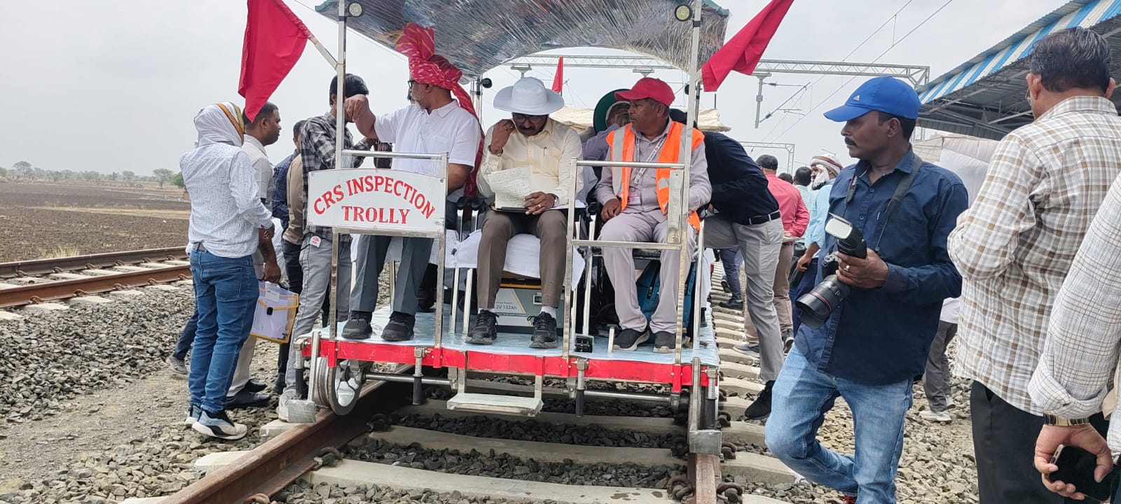 सीआरएस ने पमरे के श्यामपुर-कुरावर नवनिर्मित रेललाइन का किया निरीक्षण, 120 KMPH से ट्रेन चलाकर किया ट्रायल