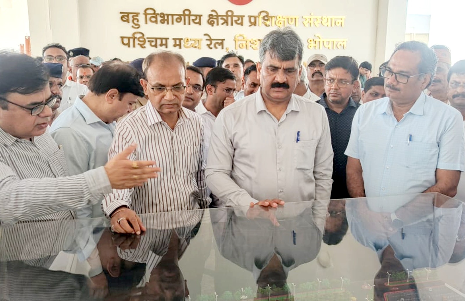 WCR जीएम ने नवनिर्मित जोनल ट्रेनिंग इंस्टीट्यूट का किया उद्घाटन, भोपाल एवं इटारसी स्टेशनों पर यात्री सुविधाओं का निरीक्षण किया 
