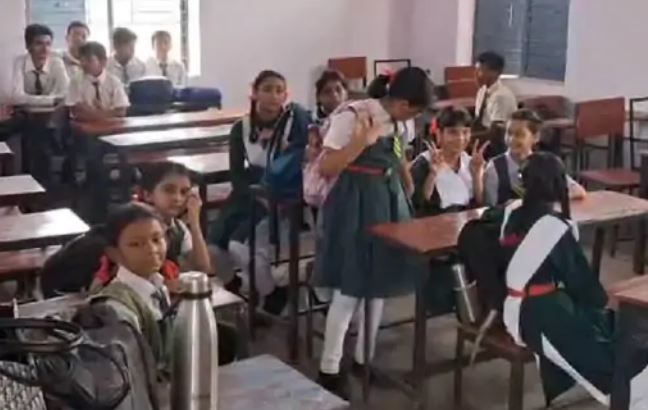 जबलपुर में अवकाश के दिन भी खुला अंजुमन स्कूल, भाजपा अल्पसंख्यक मोर्चा के कार्यकर्ताओं ने किया हंगामा, कहा ये जिहादी मानसिकता हैै