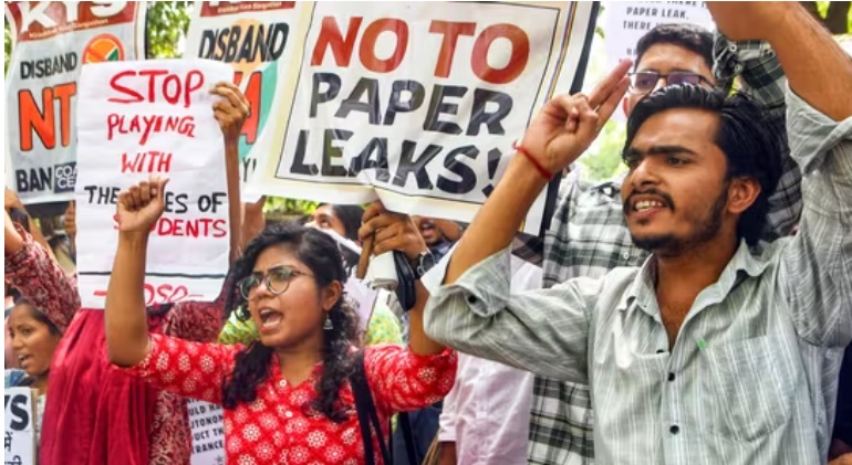 नीट पुनर्परीक्षा से पहले तीन अभ्यर्थियों की मौत से मचा हड़कंप, तमिलनाडु में न्याय की मांग को लेकर उग्र प्रदर्शन