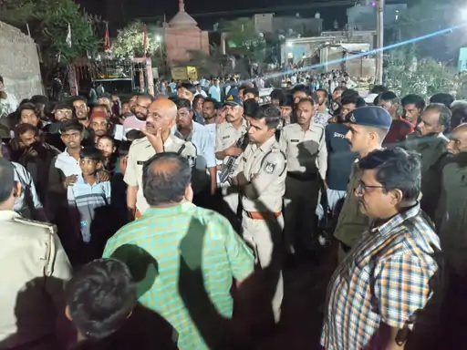 एमपी के रतलाम में मुहर्रम जुलूस में हाईटेंशन लाइन से टकराया ताजिया, 3 की मौत, 10 से ज्यादा झुलसे, 5 गंभीर