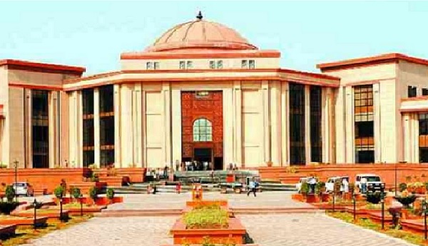 छत्तीसगढ़ शराब घोटाला: हाईकोर्ट ने PIL खारिज की, SIT जांच की मांग ठुकराई, Security Deposit जब्त