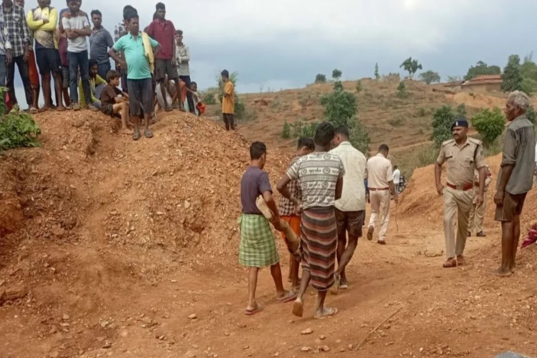 छत्तीसगढ़ के सूरजपुर में बड़ा हादसा, अवैध खदान में चट्टान गिरने से 2 मजदूरों की दर्दनाक मौत