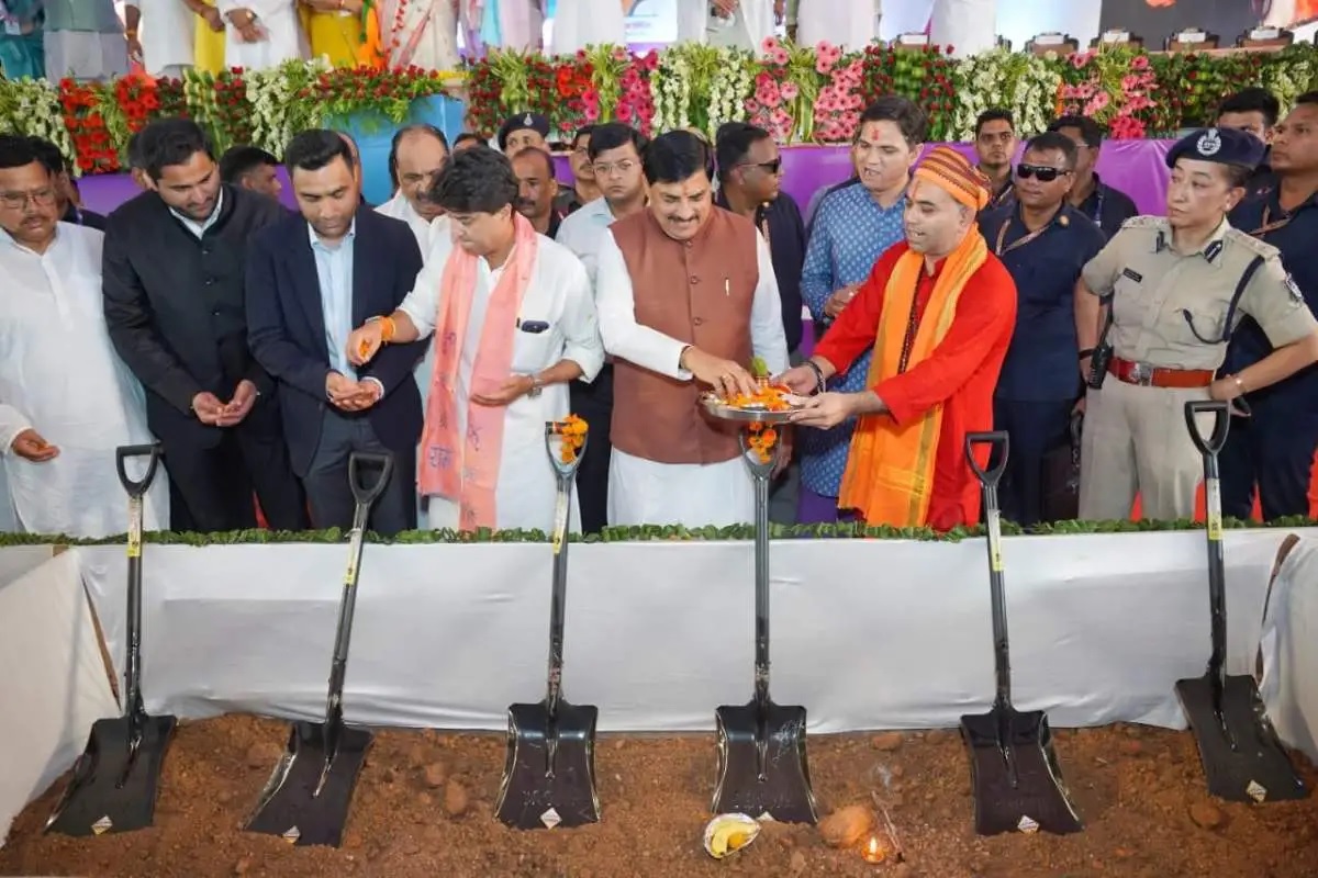 एमपी के शिवपुरी में अडानी ग्रुप की डिफेंस फैक्ट्री का शिलान्यास, बनेंगे हाईटेक हथियार और मिसाइलें