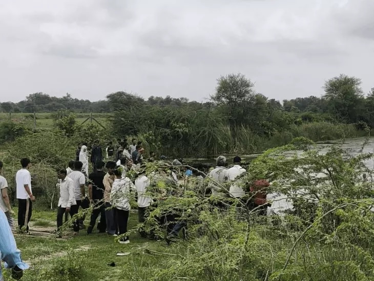 राजस्थान में दर्दनाक हादसा : स्कूल के पास तालाब में डूबे 4 भाई-बहनों की मौत, 2 बच्चों को ग्रामीणों ने बचाया