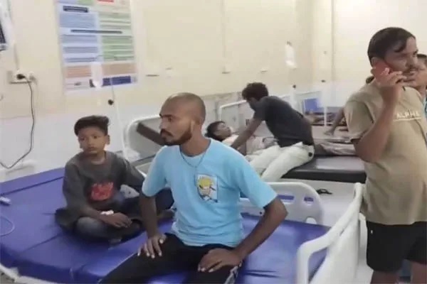 महाराष्ट्र : हॉस्टल में जहरीला खाना से 40 छात्रों की बिगड़ी तबीयत, 5 आईसीयू में भर्ती, कार्रवाई के निर्देश