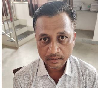 बाबू की सीट का कामकाज सम्हाल रहा कोटवार रिश्वत लेते गिरफ्तार, लोकायुक्त टीम ने दबिश देकर पकड़ा