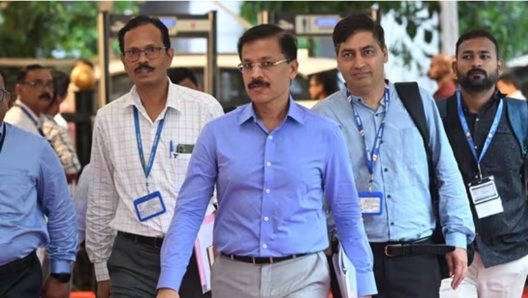 21 साल में 25 तबादले झेल चुके आईएएस तुकाराम मुंढे अब महाराष्ट्र में खाद्य सुरक्षा अभियान का चेहरा बने