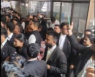 जबलपुर जिला अधिवक्ता संघ के चुनाव भारी हंगामा, प्रदर्शन के बीच रद्द, नई तारीख बाद में आएगी