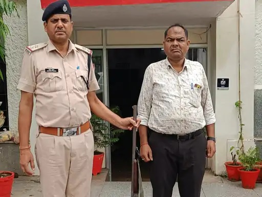 जबलपुर: रेलवे स्टेशन पर बैग में मिली लाइसेंसी गन, नशे में छोड़ गया था सुरक्षा गार्ड, आरपीएफ ने कब्जे में ली