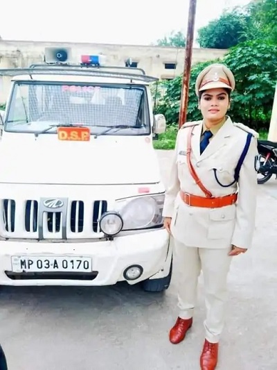 कटनी सीएसपी पर लगे गंभीर आरोप, एसपी ने नेहा पच्चीसिया से छीना तीन थानों का प्रभार, जबलपुर की एडी. एसपी करेंगी जांच