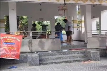 जबलपुर के धनवतंरी नगर में लाल बाबा मंदिर में चोरी, दानपेटी के ताले तोड़कर तीन लाख रुपए ले गए चोर
