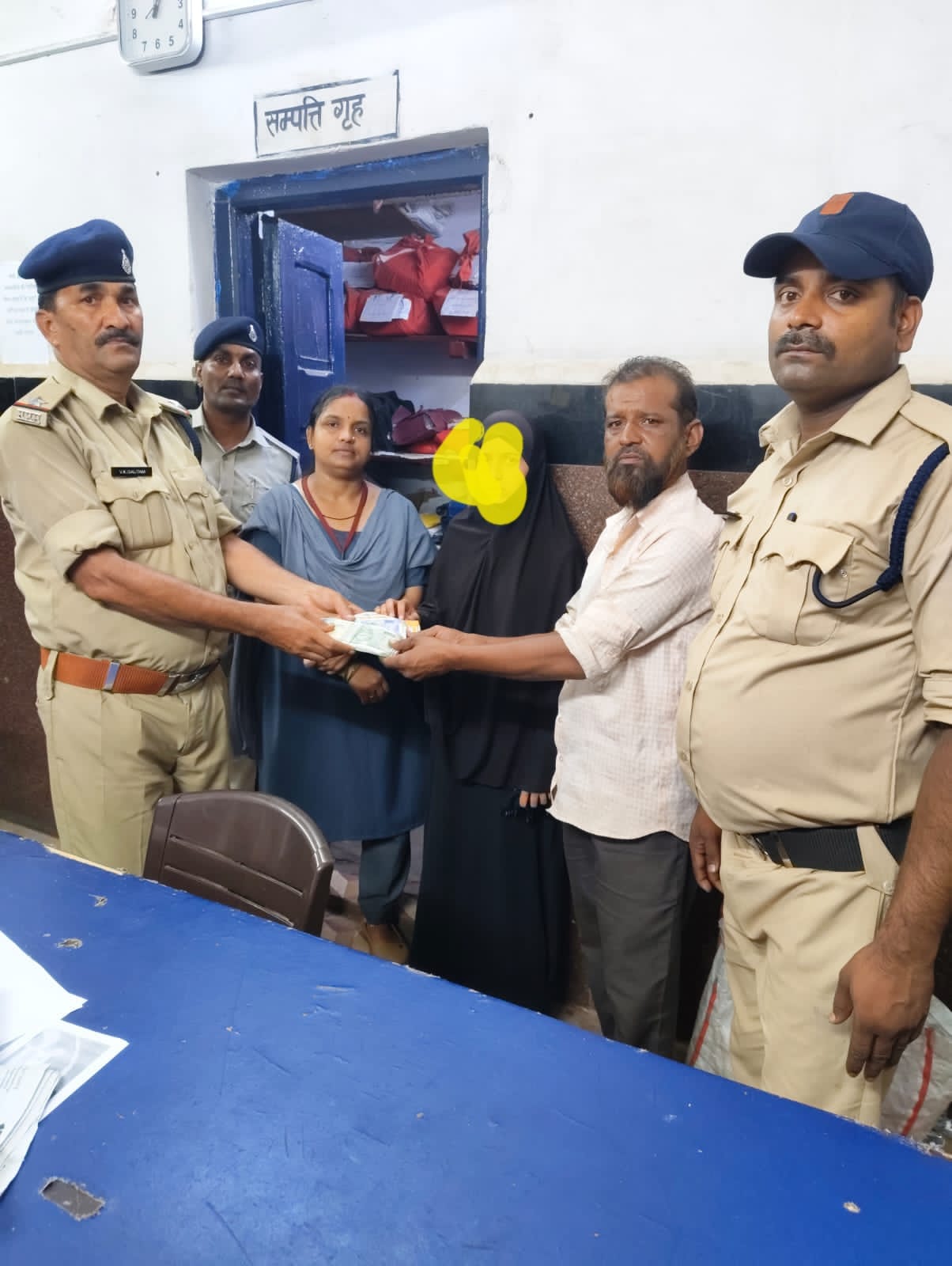घर से भागी किशोरी सागर से सतना स्टेशन पहुंची, 92 हजार रुपये भी मिले, जीआरपी ने घरवालों को सौंपा