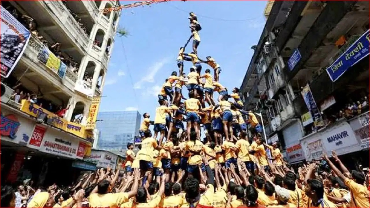 महाराष्ट्र: दही हांडी उत्सव से पहले राज्य सरकार का मास्टरस्ट्रोक, गोविंदाओं को दिया ये बड़ा सुरक्षा कवच
