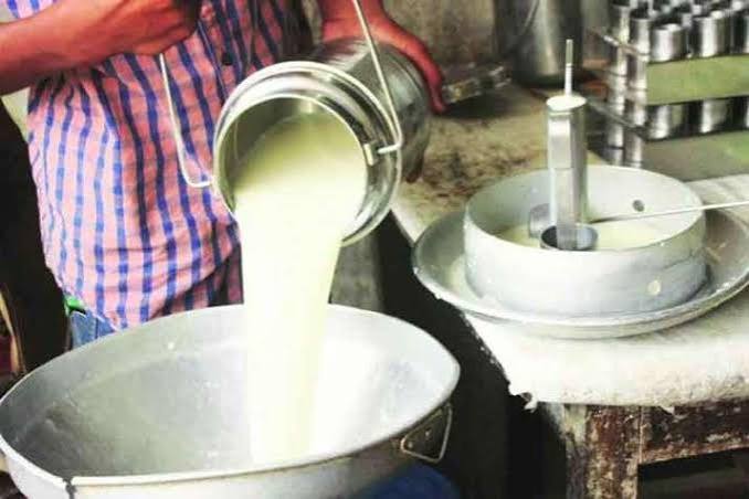 महाराष्ट्र में महंगाई का झटका : 11 अगस्त से गाय और भैंस का दूध 2 रुपये प्रति लीटर होगा महंगा, जानें नई कीमतें