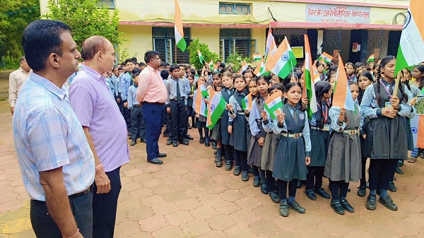 हर घर तिरंगा अभियान-2026: जबलपुर रेल मंडल के स्टेशनों पर बजाये जा रहे देशभक्ति गीत