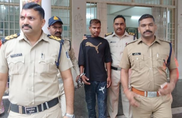 जबलपुर में रांझी क्षेत्र का कुख्यात बदमाश मोहन चोटी एनएसए में गिरफ्तार, 21 से ज्यादा अपराधिक मामले है दर्ज