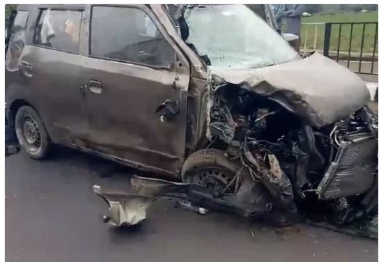 ट्रक ने कार-बाइक सवारों को 200 फीट घसीटा, सिर फटा, हाथ, पैर कटे, जबलपुर-मंडला सड़क पर पड़े रहे शव
