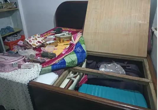 जबलपुर में एचडीएफसी बैंक की महिला कर्मचारी घर में चोरी, गुल्लक फोड़कर 90 हजार रुपए ले गए चोर