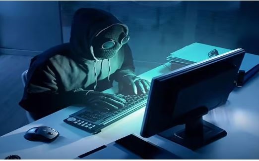 जबलपुर में महिला ने ऑनलाइन मंगाई दो साड़ी, रिफंड पाने के चक्कर में हुई ठगी का शिकार, गवाएं 97,400 रुपए