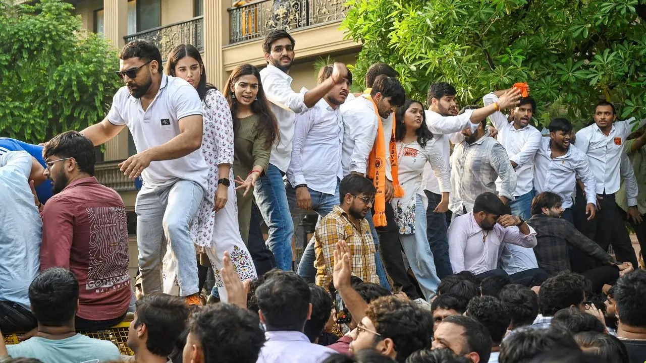झारखंड में भर्ती परीक्षाओं के नतीजे रद्द, लेकिन आंदोलन जारी, अब सीबीआई जांच पर अड़े स्टूडेेंट्स