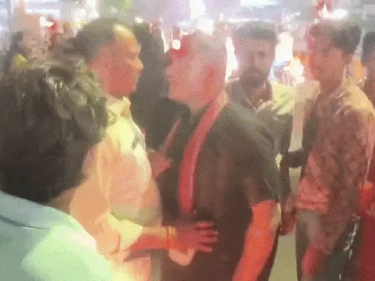 कांवड़ यात्रा में एयरगन से हवाई फायरिंग, पुलिस ने छीनी बंदूक, जबलपुर में युवकों से जमकर विवाद